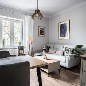 Old Town Heart Ii - New Town Square - Just Renovated! Apartment